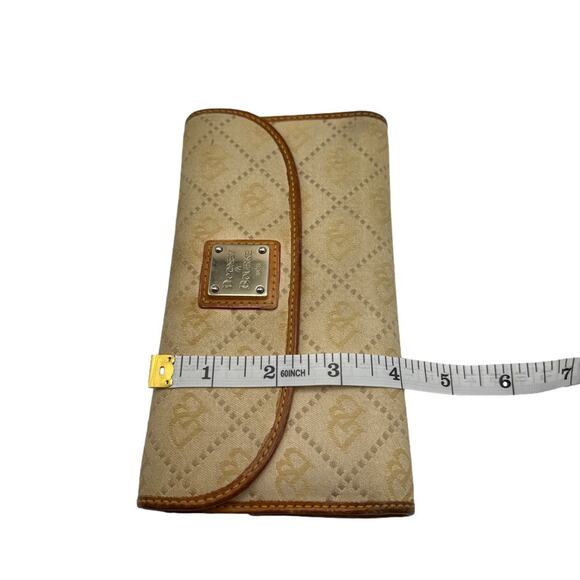 DOONEY & BOURKE Signature Canvas Wallet - Picture 9 of 9